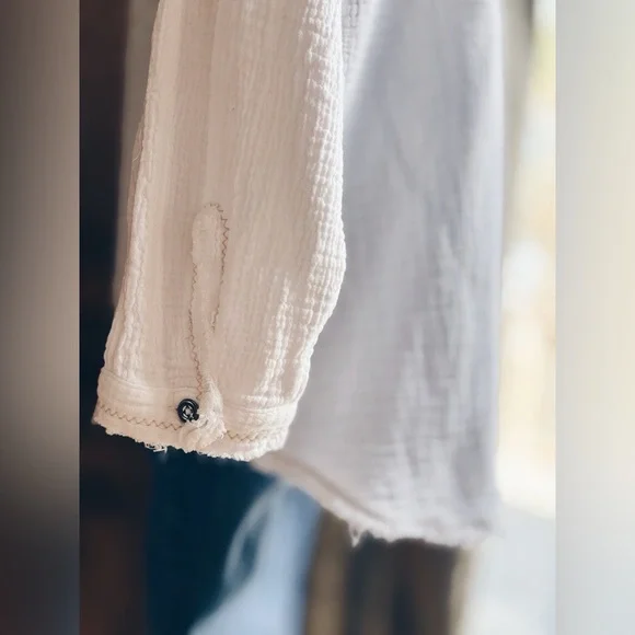 FREE PEOPLE SUMMER DAYDREAM BUTTON DOWN - Picture 9 of 11